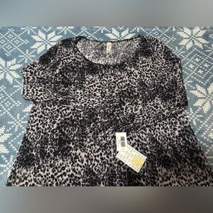 NWT Lularoe Lyanne Leopard Print Long Sleeve Top
